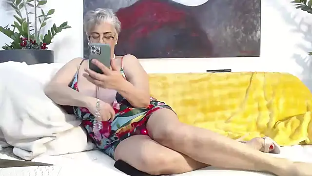 QueenfeeKaterina online show from January 8, 2026, 2:36 am