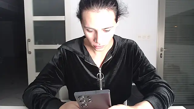 Gianina-Ts online show from February 5, 2025, 6:13 am