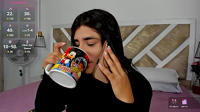 ZiaCalifa online show from March 17, 2026, 11:46 am