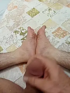 Hardapple01 online show from February 11, 2026, 10:04 pm