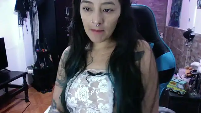 AngelaQueen  online show from October 17, 2025, 5:59 pm