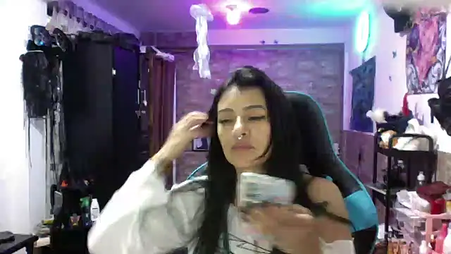 AngelaQueen  online show from December 3, 2025, 7:34 pm