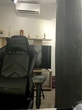 LunaBaker-1 online show from October 1, 2025, 8:37 pm