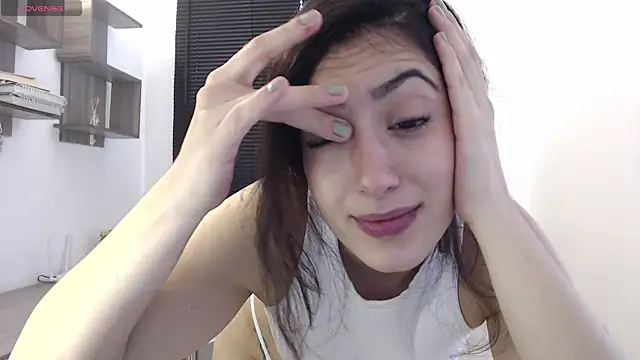 MIYESSI online show from February 4, 2025, 3:26 pm