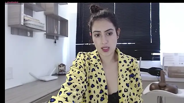 MIYESSI online show from March 17, 2025, 4:22 pm