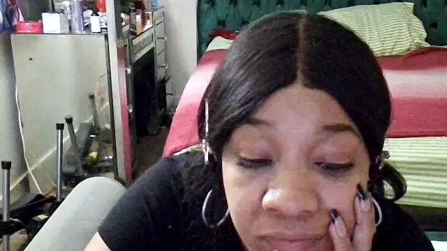 YasmineMinaj online show from October 31, 2025, 3:29 am