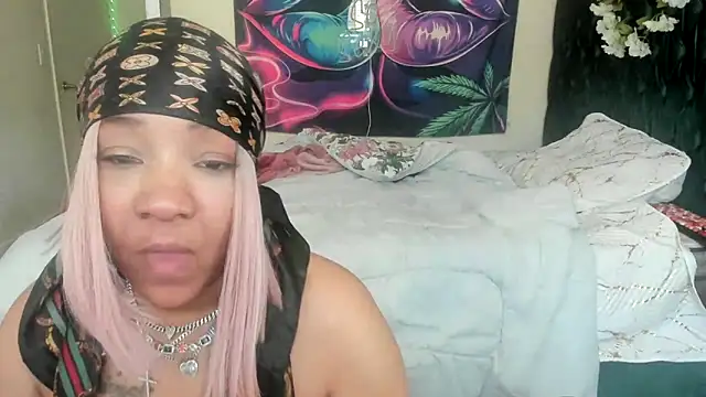 YasmineMinaj online show from April 14, 2026, 12:22 pm