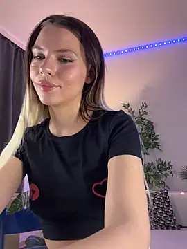 Snapshot of KittyKatyDream chatting on January 14, 2025, 6:28 pm KittyKatyDream online show from January 14, 2025, 6:28 pm