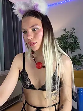 Snapshot of KittyKatyDream chatting on January 21, 2025, 6:23 pm KittyKatyDream online show from January 21, 2025, 6:23 pm