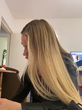 KittyKatyDream online show from April 12, 2026, 4:01 pm