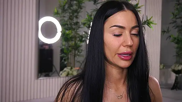 Abbela White online show from March 6, 2025, 9:36 am