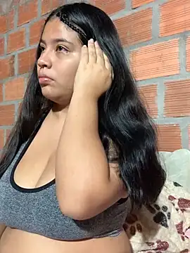 Snapshot of moncerrat_luna chatting on December 18, 2024, 12:07 pm moncerrat luna online show from December 18, 2024, 12:07 pm