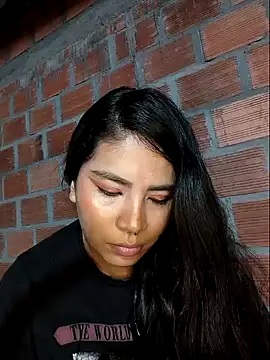 Snapshot of moncerrat_luna chatting on December 28, 2024, 12:15 am moncerrat luna online show from December 28, 2024, 12:15 am