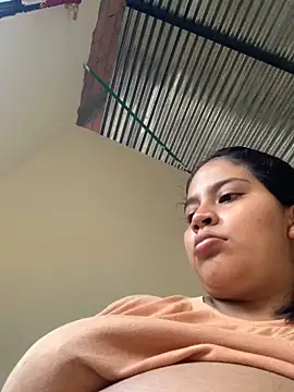 Snapshot of moncerrat_luna chatting on October 6, 2025, 9:56 pm moncerrat luna online show from October 6, 2025, 9:56 pm