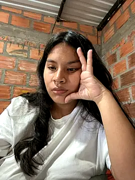 moncerrat luna online show from November 16, 2025, 8:14 pm