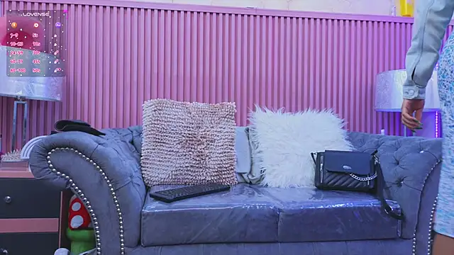 Emiily Scott1 online show from December 3, 2024, 12:59 pm