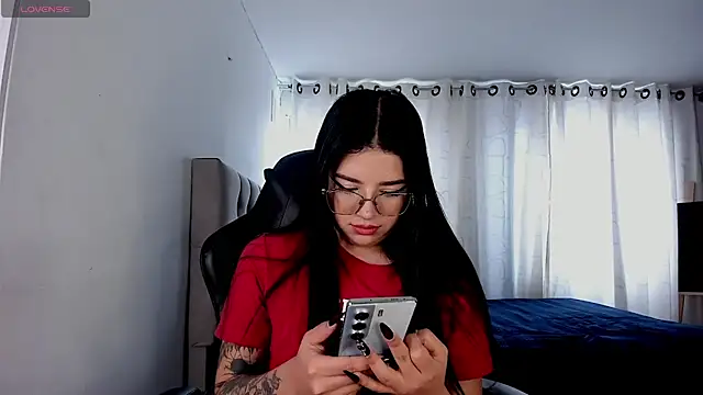 aliice walker  online show from November 6, 2025, 4:41 pm