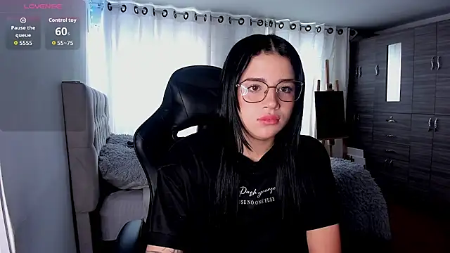 aliice walker  online show from November 26, 2025, 1:56 pm