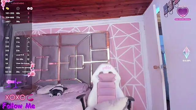 Anggi 1 online show from March 3, 2025, 5:18 pm