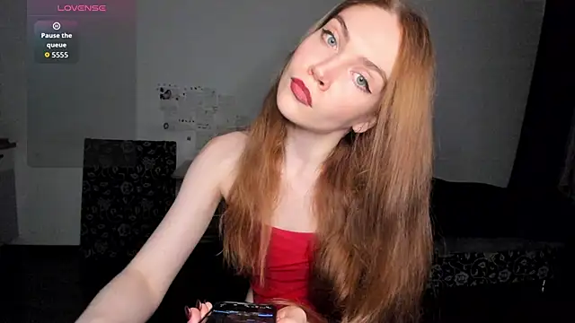 Snapshot of KitsuneRem chatting on September 9, 2025, 9:03 pm KitsuneRem online show from September 9, 2025, 9:03 pm