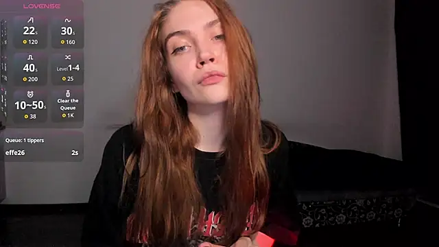 Snapshot of KitsuneRem chatting on September 16, 2025, 8:10 pm KitsuneRem online show from September 16, 2025, 8:10 pm