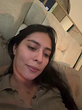 Sophie  Foxxx online show from April 7, 2026, 5:02 pm