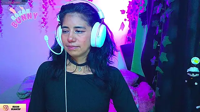 Snapshot of Roxanbunny1 chatting on January 18, 2026, 5:11 am Roxanbunny1 online show from January 18, 2026, 5:11 am