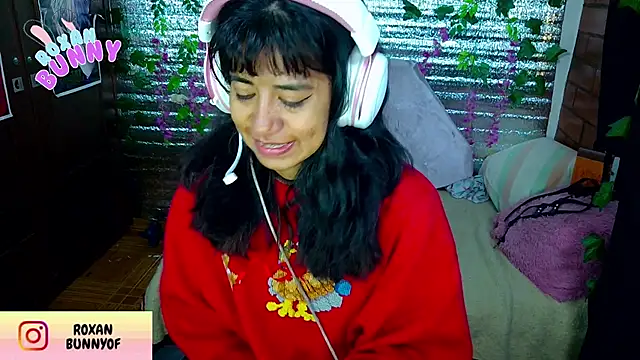 Snapshot of Roxanbunny1 chatting on February 2, 2026, 1:48 am Roxanbunny1 online show from February 2, 2026, 1:48 am