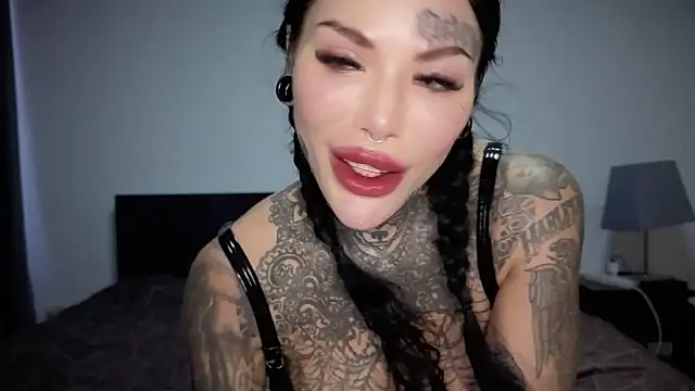 claudiacvc95 online show from March 22, 2026, 7:01 am