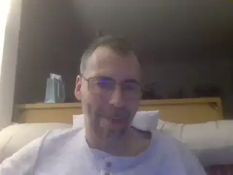 ptitcanard60600 online show from January 1, 2025, 9:09 pm