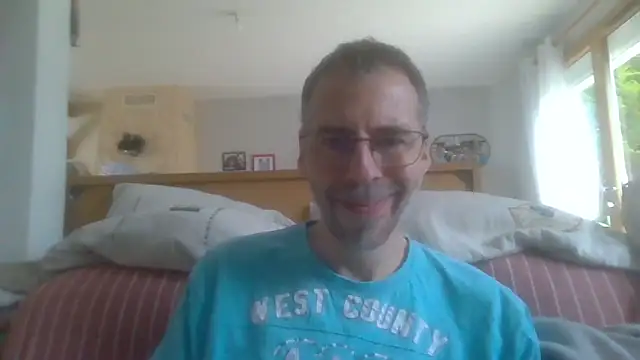 ptitcanard60600 online show from September 9, 2025, 1:54 pm