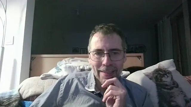 ptitcanard60600 online show from April 7, 2026, 9:37 pm