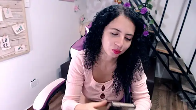 samantha baby  online show from March 5, 2026, 3:52 pm