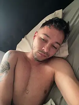 camilo gonzalez02 online show from December 26, 2024, 11:43 am