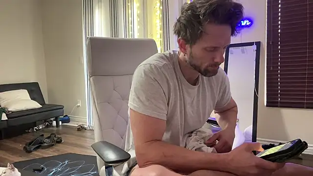 alexmannd online show from October 1, 2025, 4:02 pm