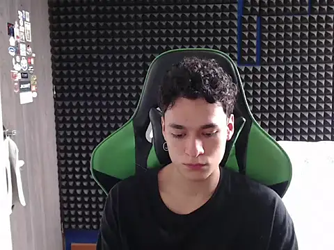 Curly Angel24 online show from December 5, 2025, 4:03 pm