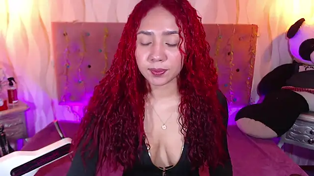 IsabelaLatina online show from September 26, 2025, 11:53 pm