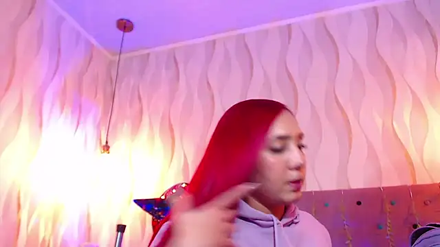 IsabelaLatina online show from October 25, 2025, 8:36 pm