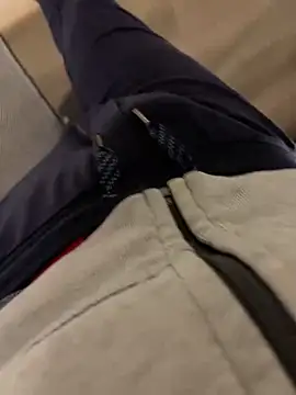 alieno27 online show from February 7, 2025, 8:42 pm