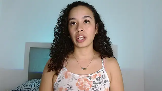 Snapshot of angela__98 chatting on December 20, 2024, 12:19 am angela  98 online show from December 20, 2024, 12:19 am