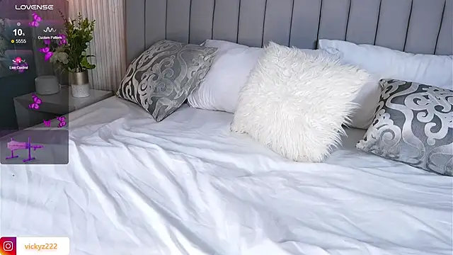 Victoriaxx  online show from October 29, 2025, 11:17 pm