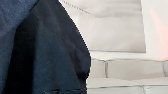 Apotheosis01 online show from December 15, 2025, 10:41 am