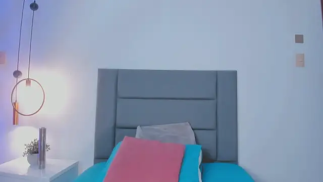 NoraDasilva online show from January 31, 2025, 12:50 am