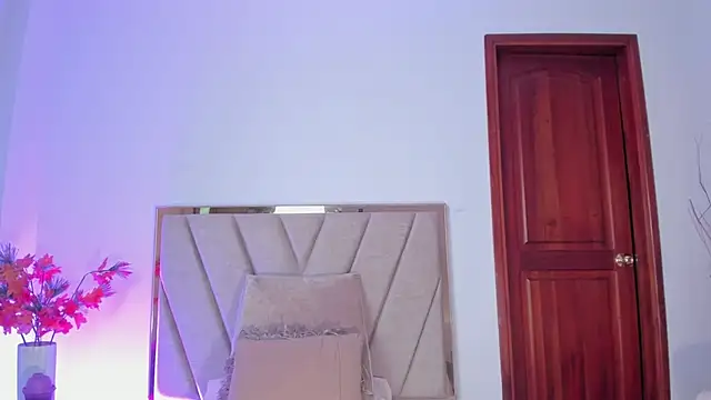 NoraDasilva online show from February 1, 2025, 11:48 pm