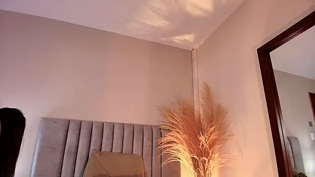 NoraDasilva online show from November 11, 2025, 11:16 pm