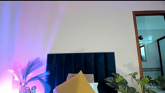 NoraDasilva online show from February 24, 2026, 10:19 pm