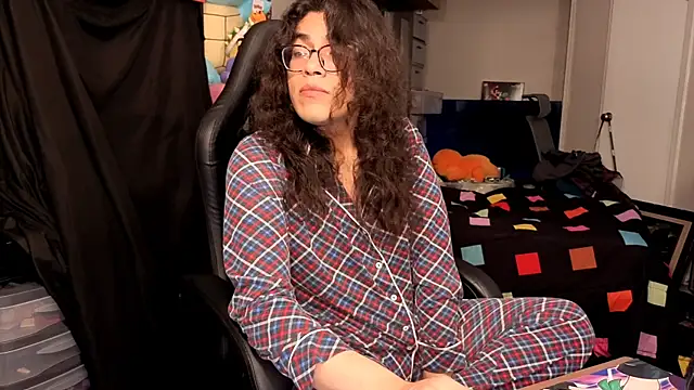 ShinyCherub online show from November 21, 2025, 12:43 am