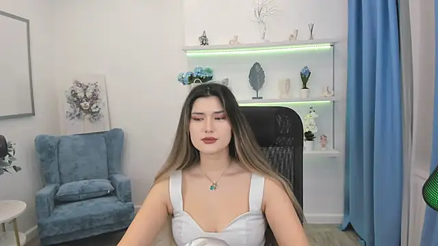 AnneTLi online show from September 19, 2025, 3:19 am