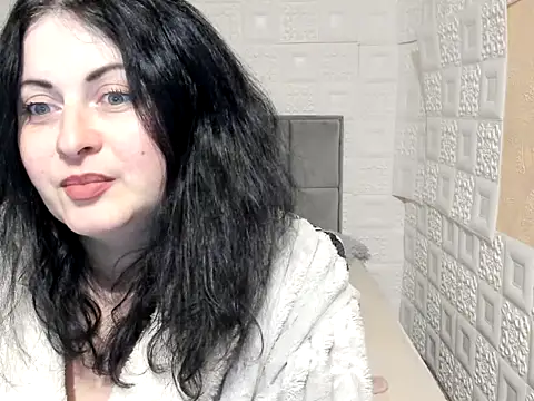 Snapshot of Lillian2 chatting on February 19, 2025, 2:44 am Lillian2 online show from February 19, 2025, 2:44 am