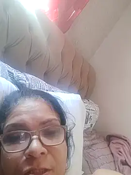 Snapshot of Delicy1 chatting on February 15, 2026, 12:25 pm Delicy1 online show from February 15, 2026, 12:25 pm